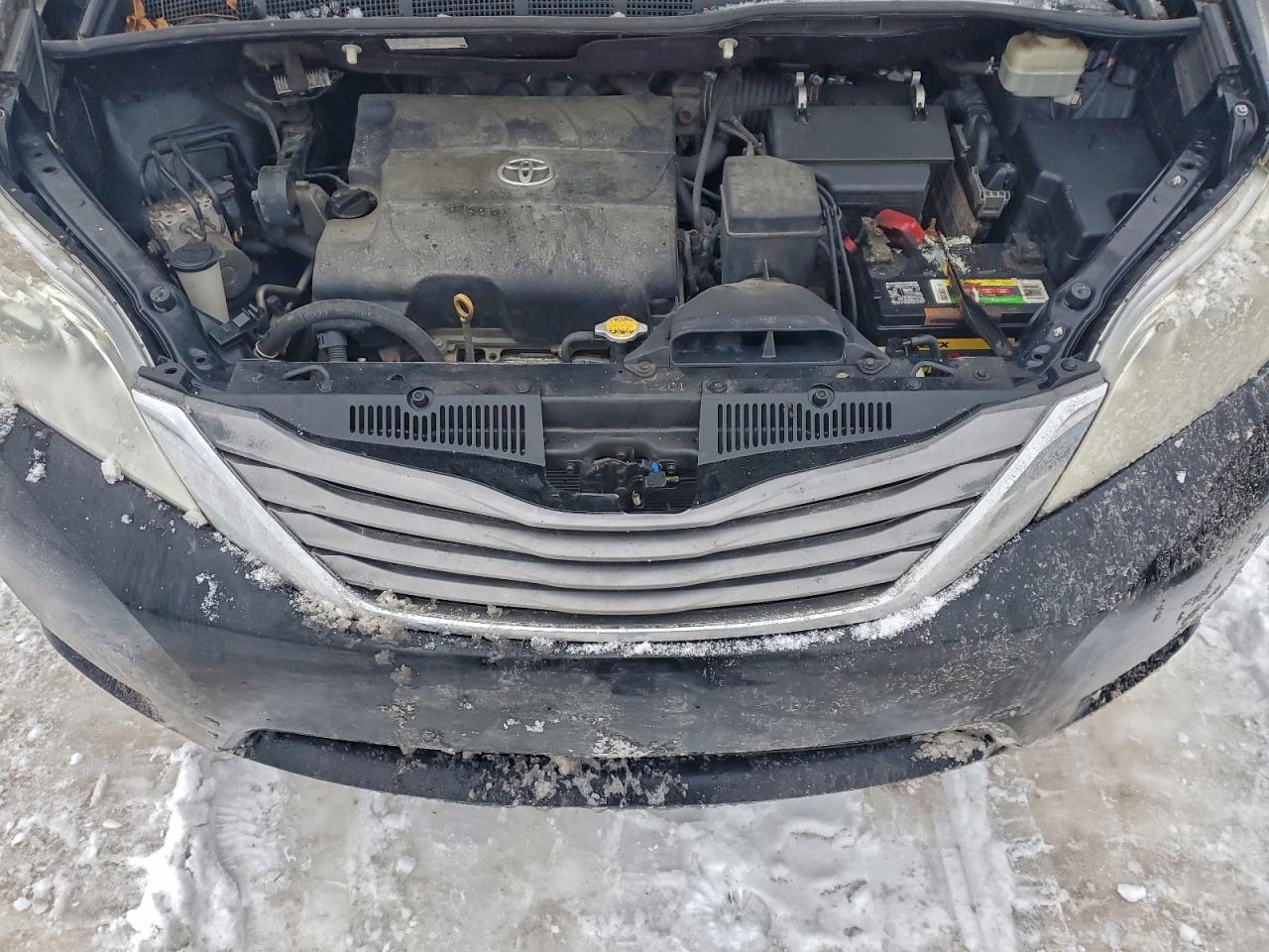 2011 Toyota Sienna Xle VIN: 5TDYK3DC4BS012915 Lot: 96389975