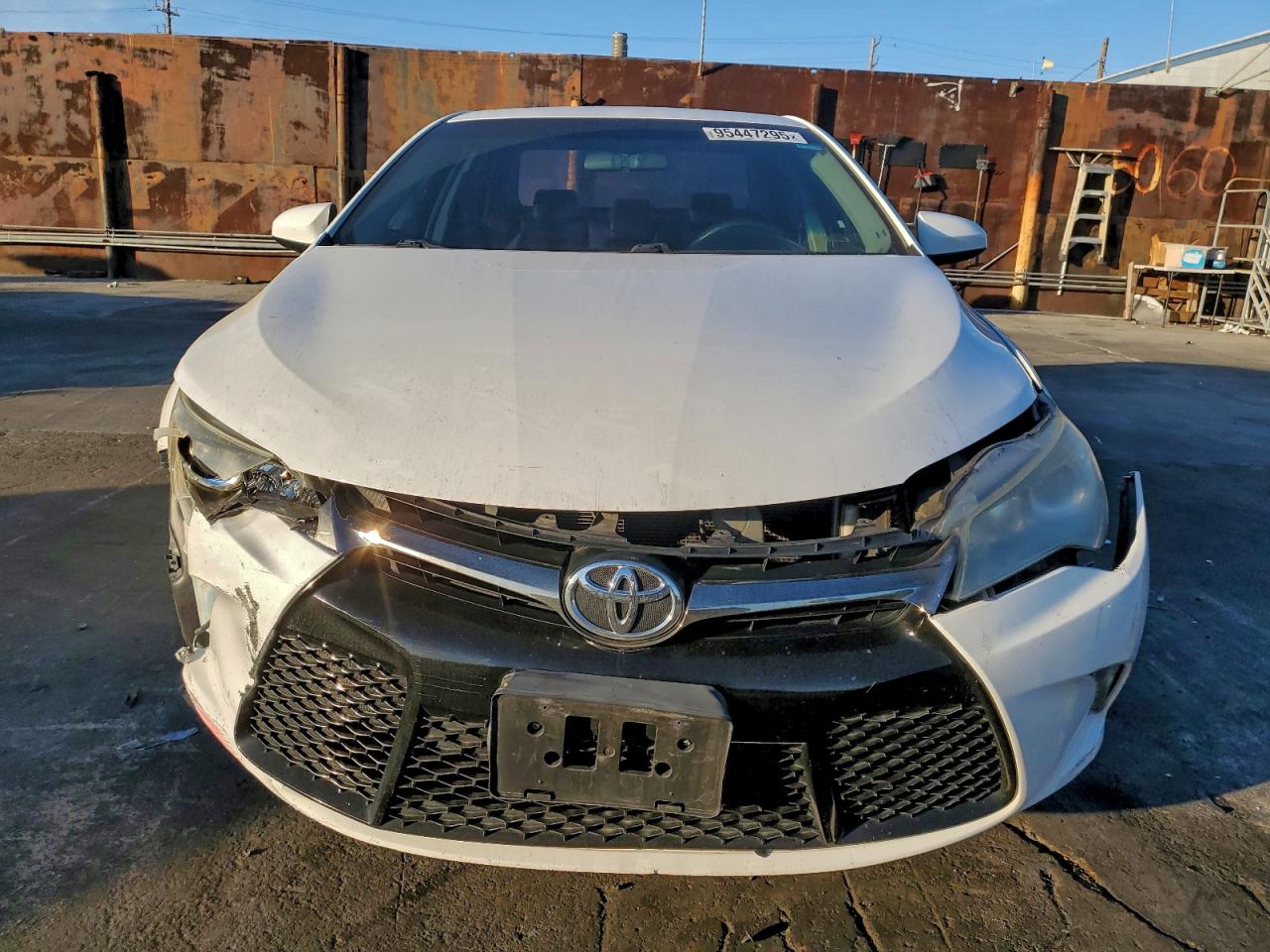 2016 Toyota Camry Le VIN: 4T1BF1FK8GU506826 Lot: 95447295
