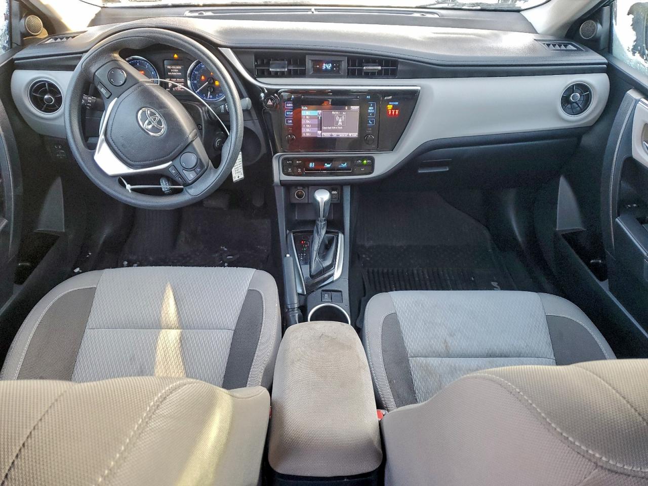 2018 Toyota Corolla L VIN: 2T1BURHE8JC102249 Lot: 95132245