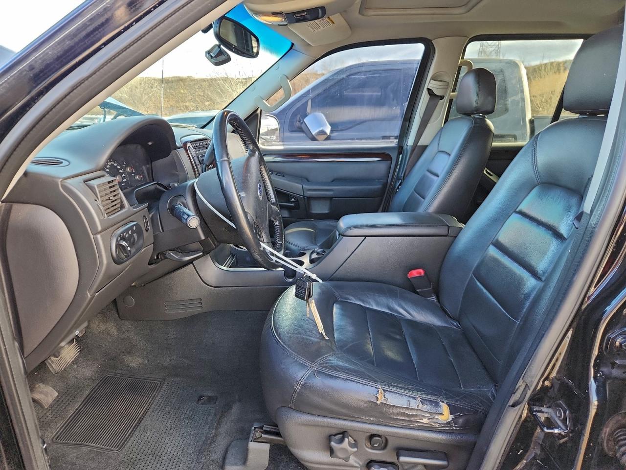 2004 Ford Explorer Limited VIN: 1FMZU85WX4UA45996 Lot: 96352275