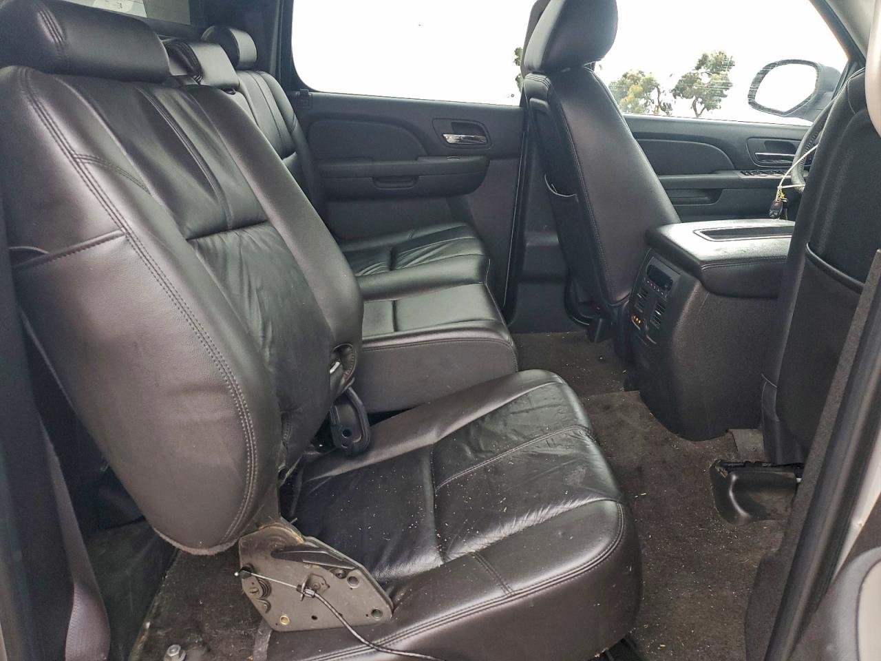 2011 Chevrolet Avalanche Lt VIN: 3GNTKFE38BG408264 Lot: 95707875