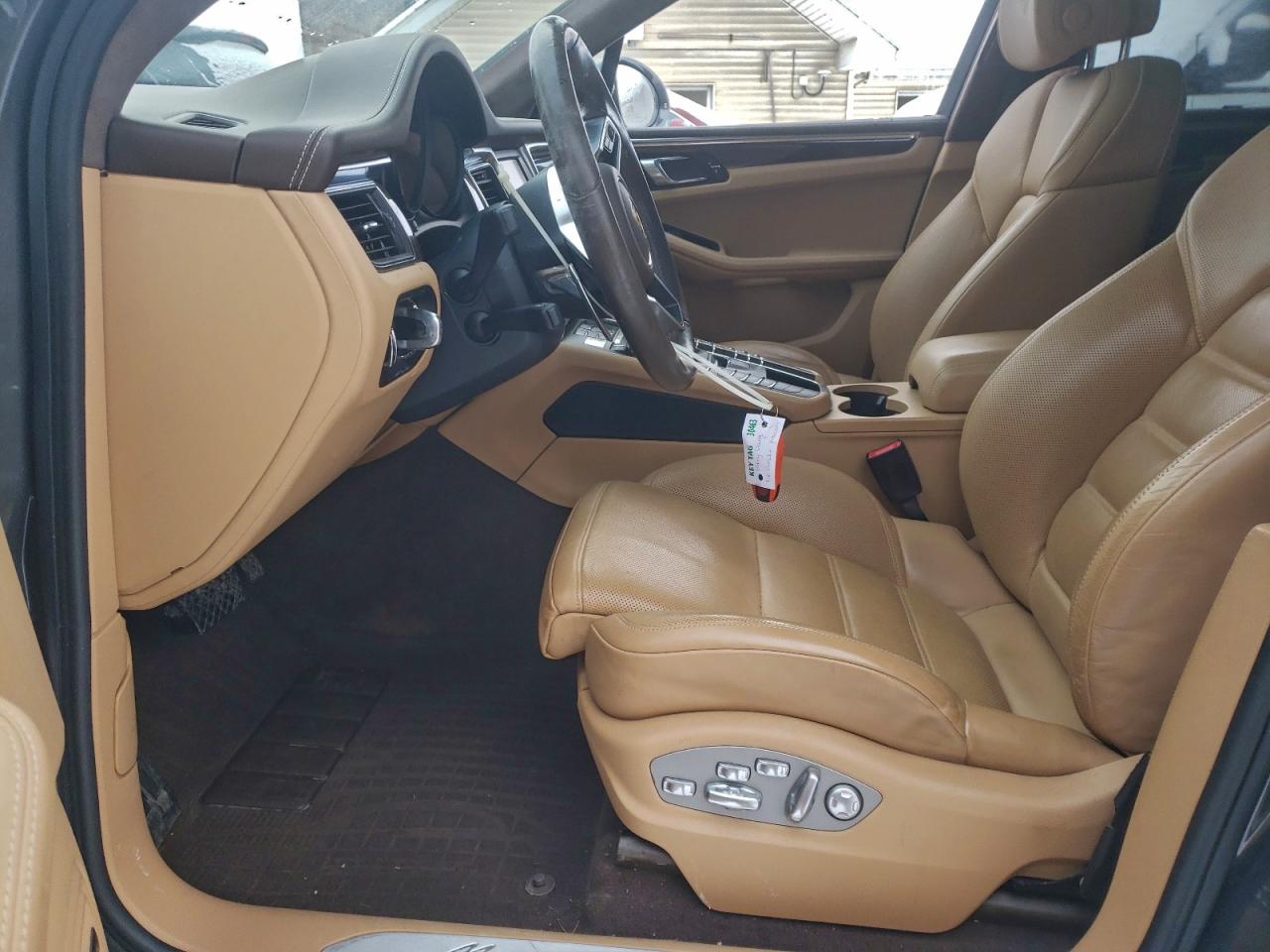 2016 Porsche Macan Turbo VIN: WP1AF2A59GLB92907 Lot: 96710965