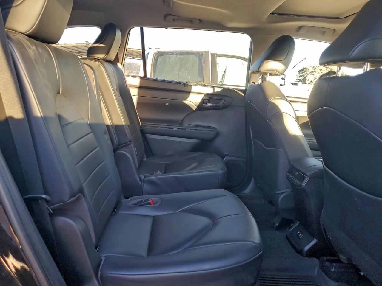 2020 Toyota Highlander Xle VIN: 5TDHZRAH9LS014059 Lot: 95006155