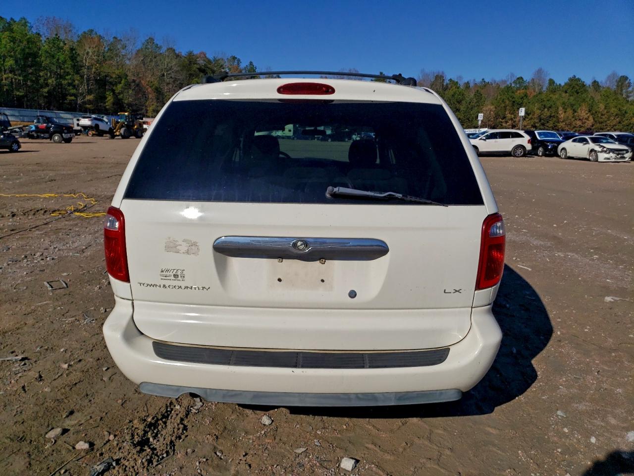 2005 Chrysler Town & Country Lx VIN: 2C4GP44R65R180169 Lot: 94880015