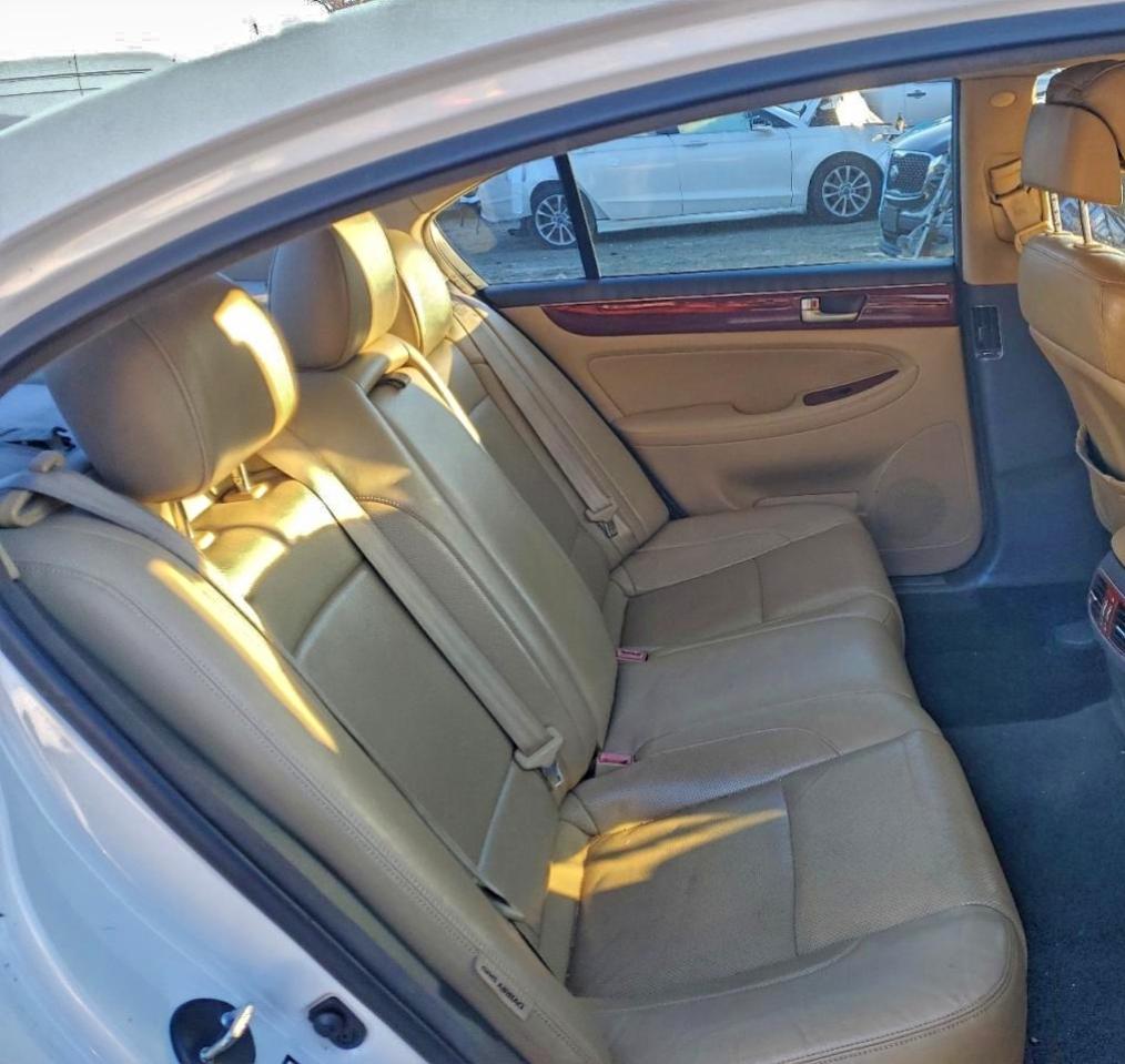 2013 Hyundai Genesis 3.8L VIN: KMHGC4DD5DU221520 Lot: 96614225