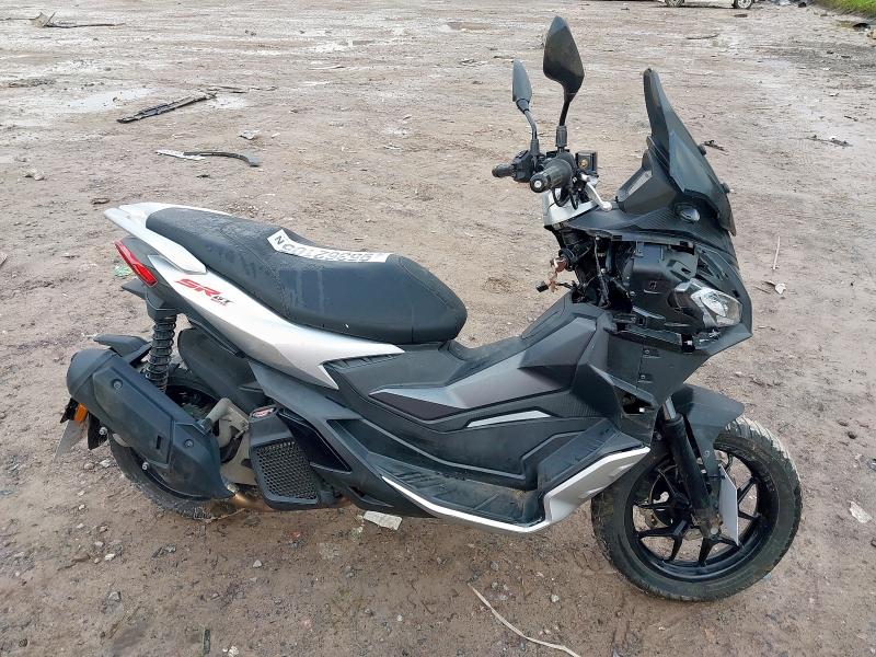 2022 APRILIA SR GT 125 