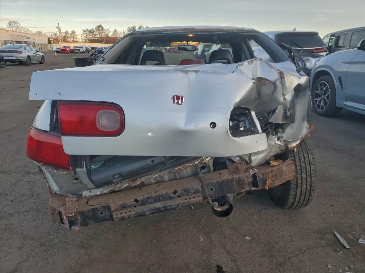 2000 Acura Integra Gs VIN: JH4DB7664YS000811 Lot: 95683755