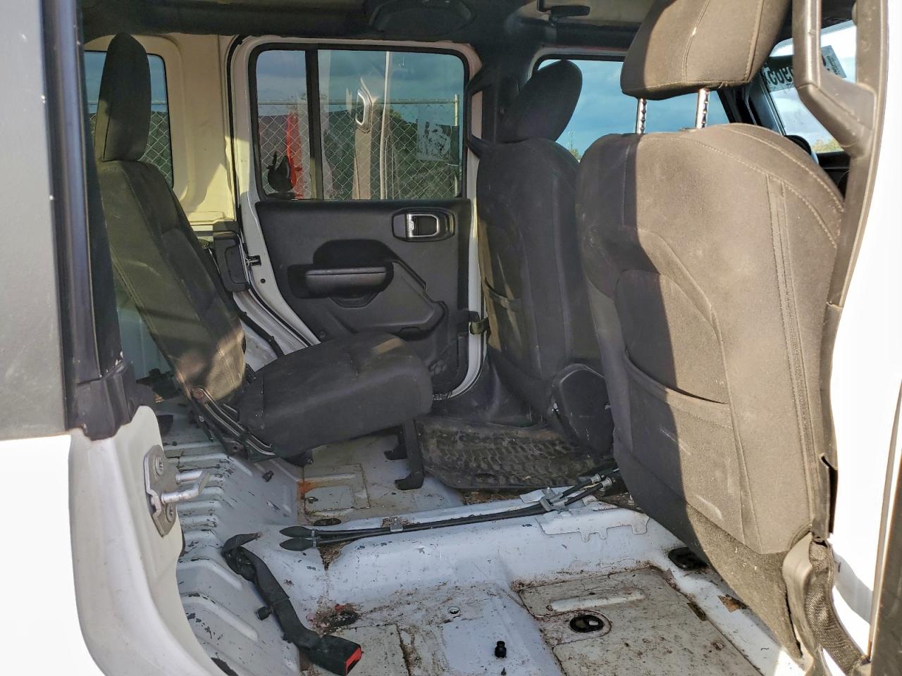 2018 Jeep Wrangler Sport VIN: 1C4HJXDG8JW113841 Lot: 95616965