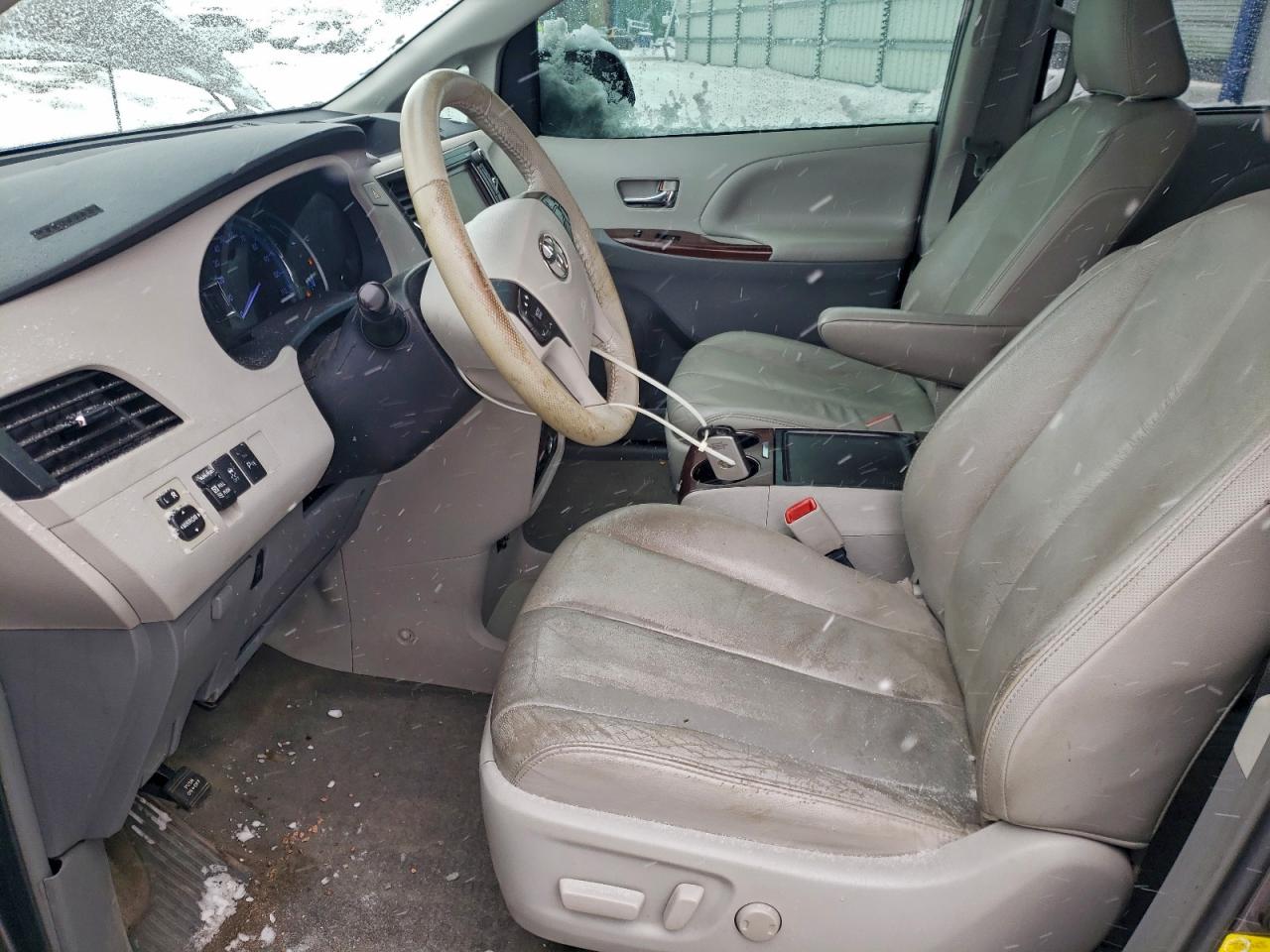 2012 Toyota Sienna Xle VIN: 5TDDK3DC6CS046130 Lot: 94229115