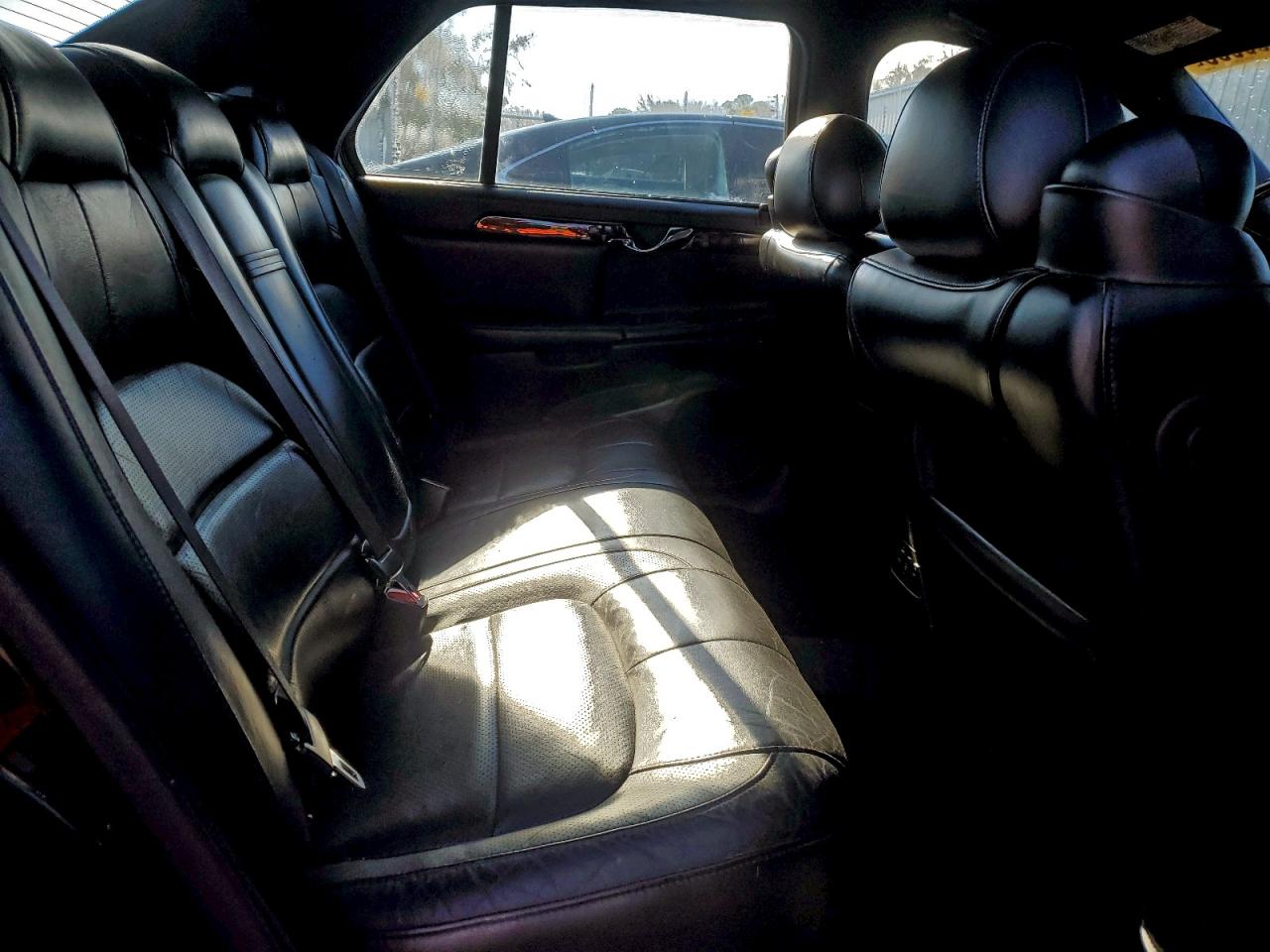 2002 Cadillac Deville Dts VIN: 1G6KF57922U296324 Lot: 95659305