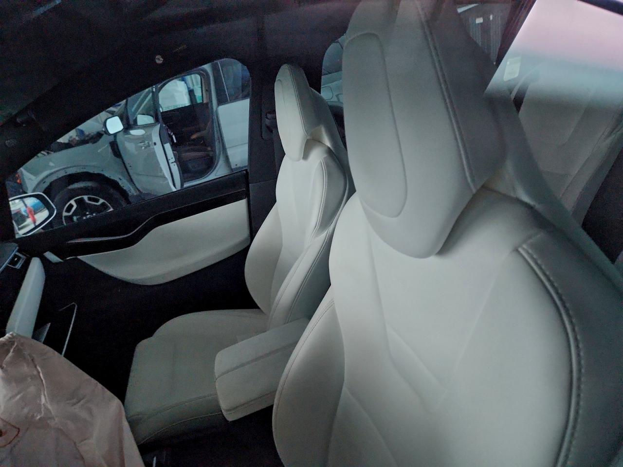 2017 Tesla Model X VIN: 5YJXCBE21HF065089 Lot: 95101025