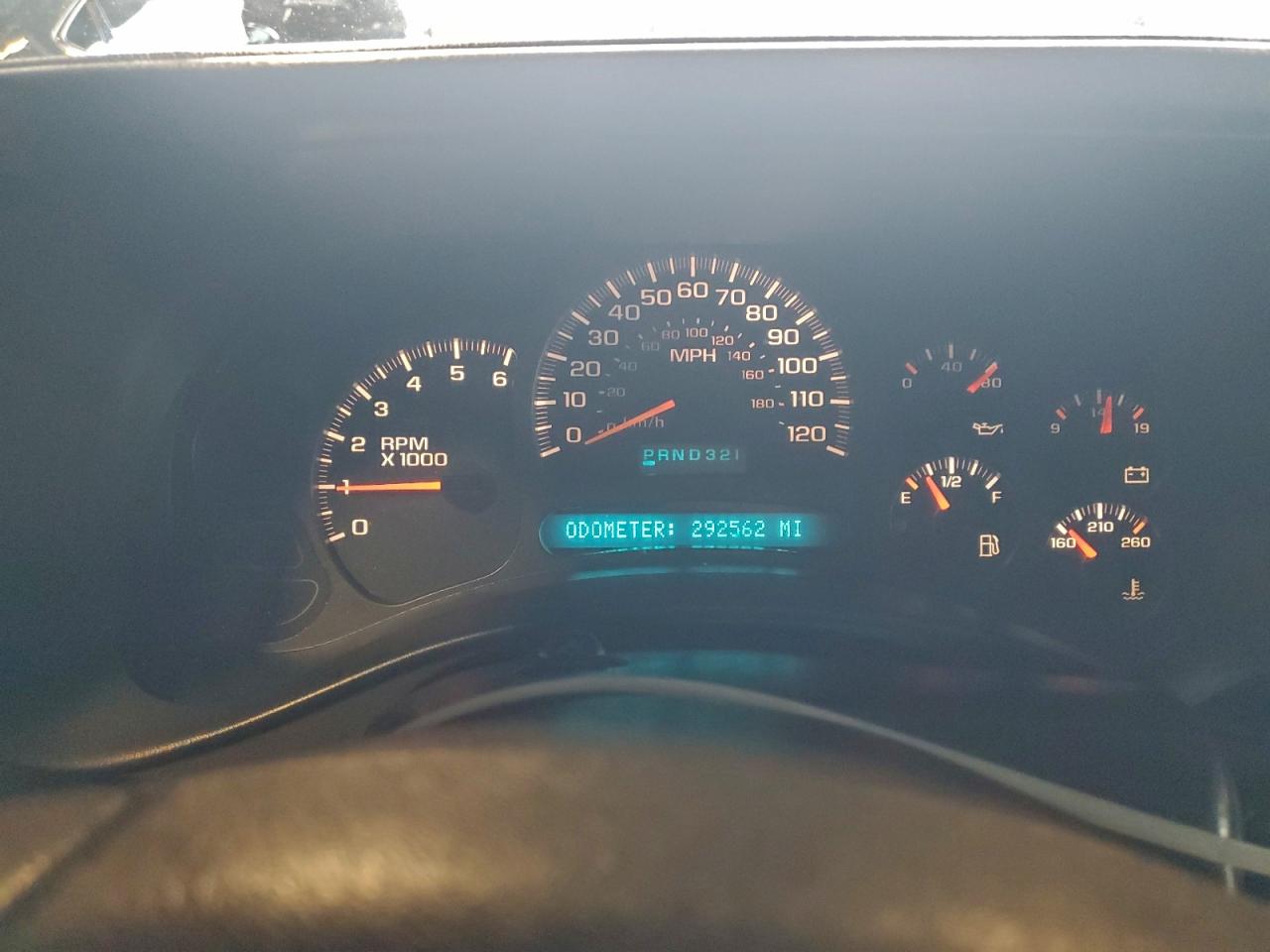 2003 Chevrolet Tahoe K1500 VIN: 1GNEK13T83R173624 Lot: 95948325