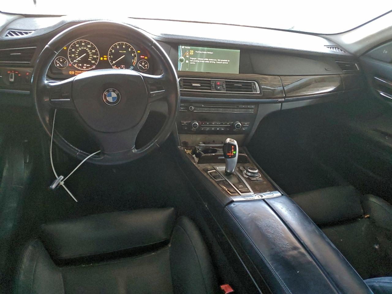 Фото: WBAKB8C58BC851521