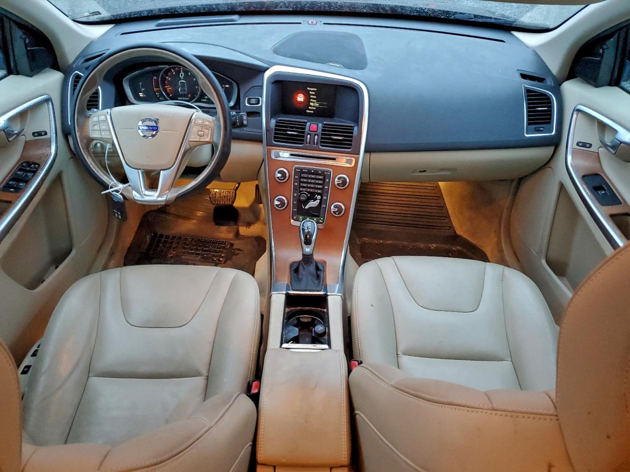 2015 Volvo Xc60 T5 Platinum VIN: YV4612RM9F2658712 Lot: 93174535