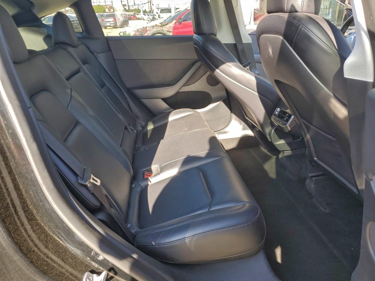 2022 Tesla Model Y VIN: 7SAYGDEE0NF575477 Lot: 94804245