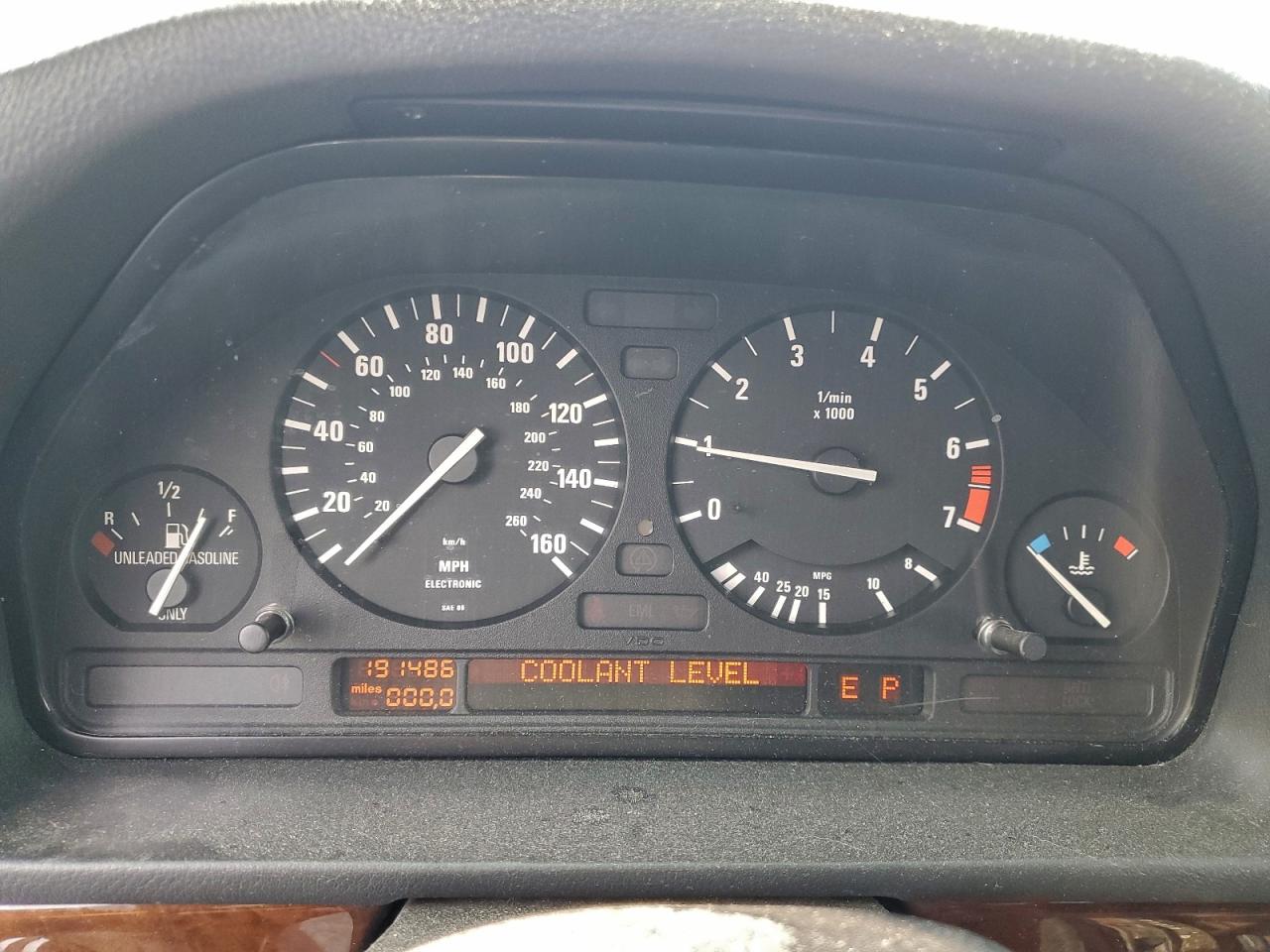 Фото: WBAHD6327SGK84421