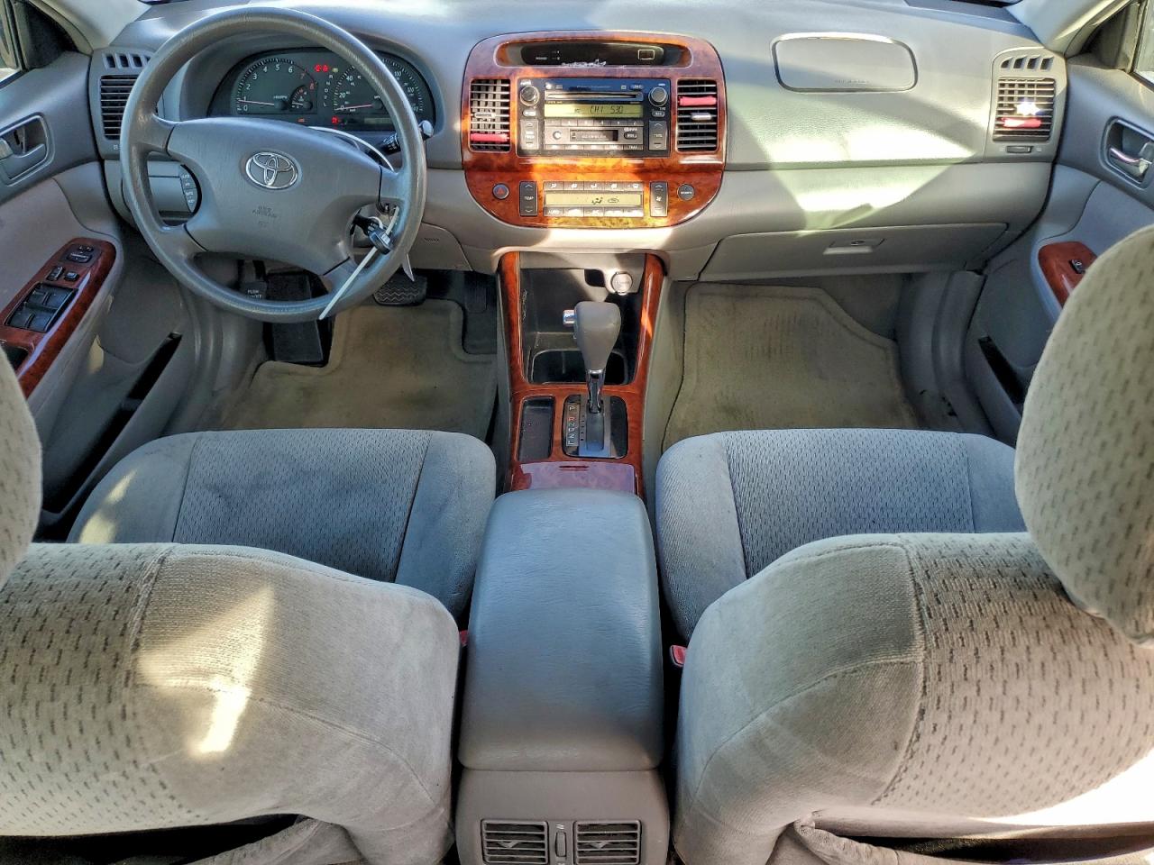 2004 Toyota Camry Le VIN: 4T1BE32K24U927912 Lot: 94192665