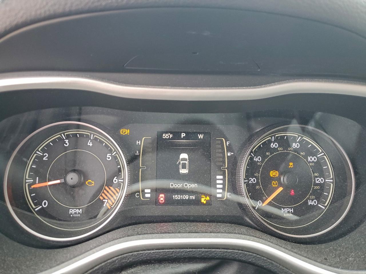 2015 Jeep Cherokee Latitude VIN: 1C4PJLCB2FW597040 Lot: 91709885