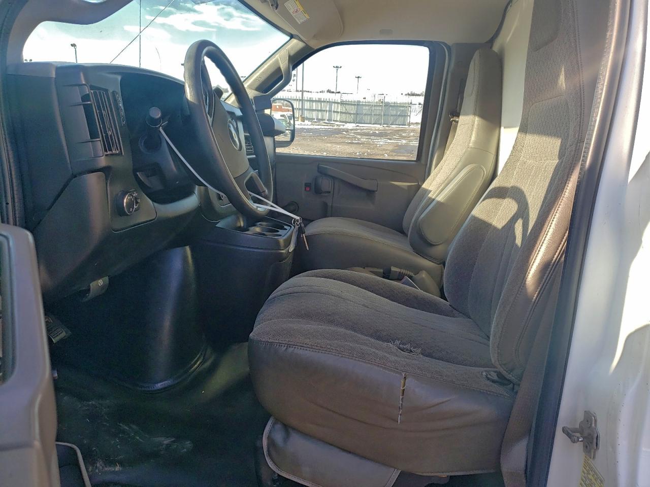 2017 Chevrolet Express G3500 Box Truck VIN: 1GB0GRFG7H1337151 Lot: 94477105