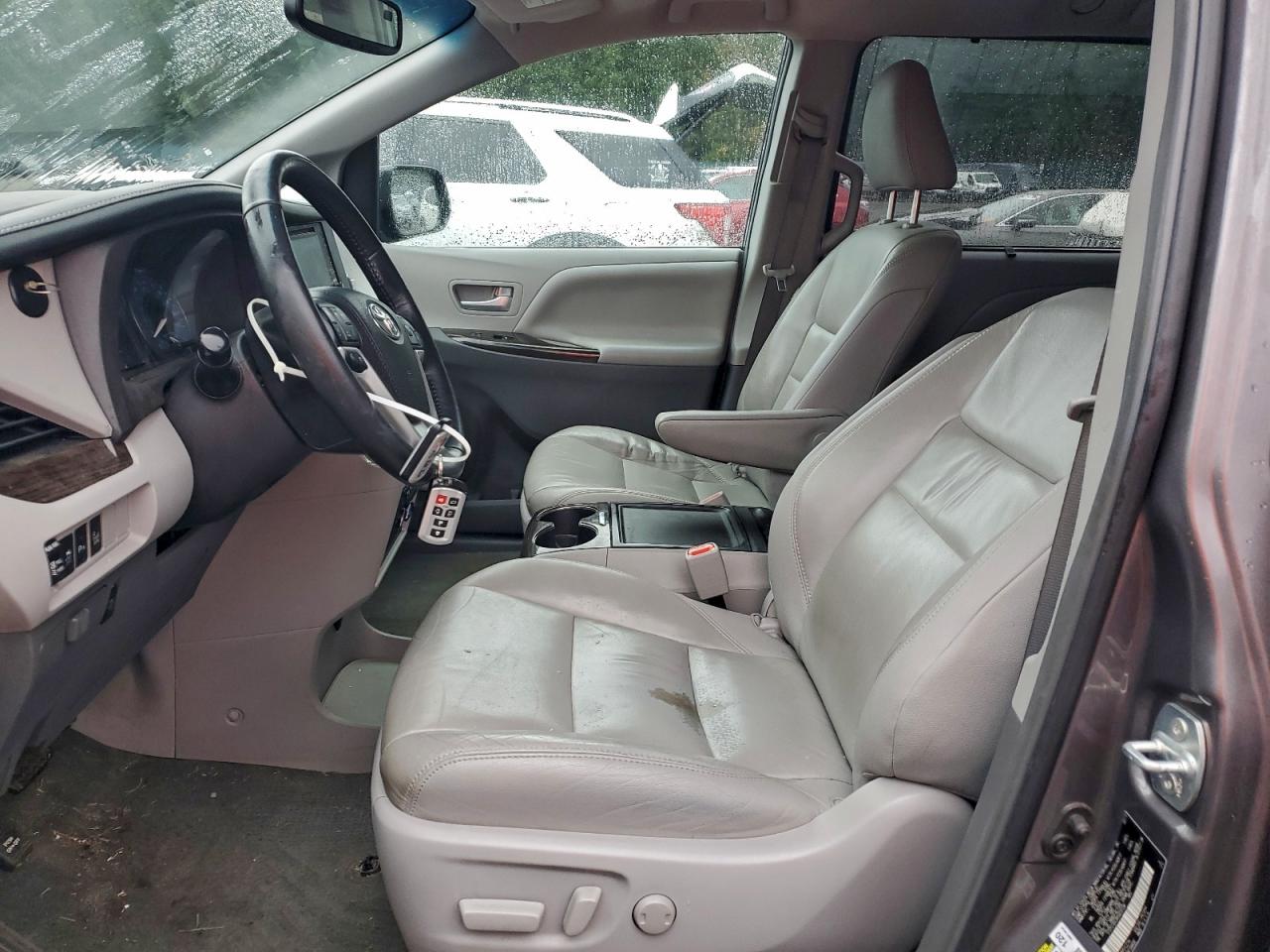 2017 Toyota Sienna Xle VIN: 5TDYZ3DC9HS829138 Lot: 94831445