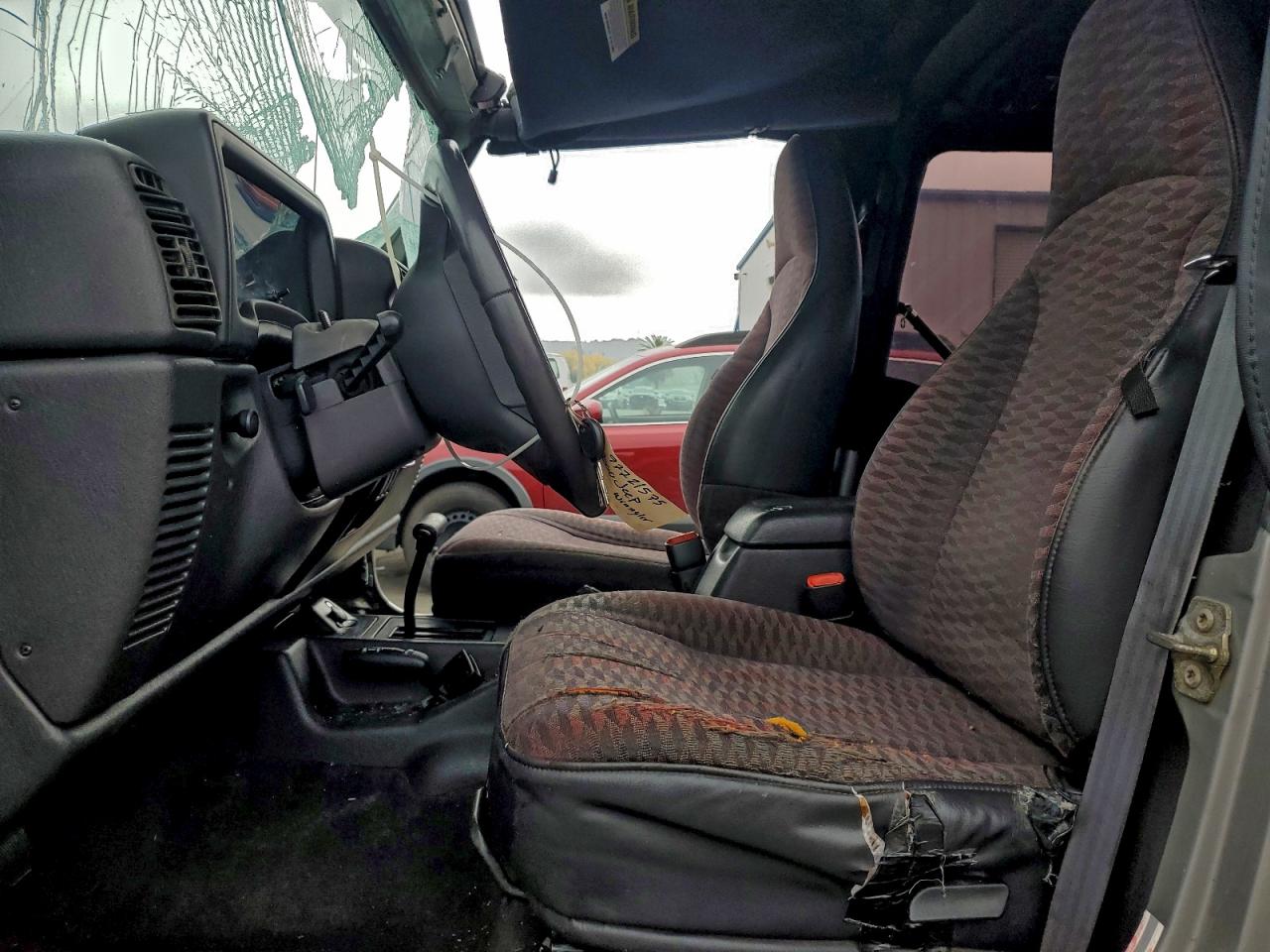 2000 Jeep Wrangler / Tj Sport VIN: 1J4FA49S6YP713498 Lot: 97721575