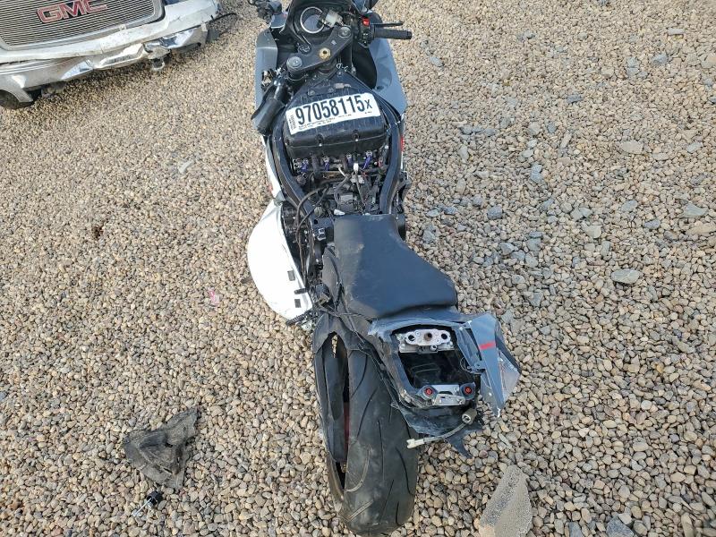 2025 SUZUKI GSX-R600   