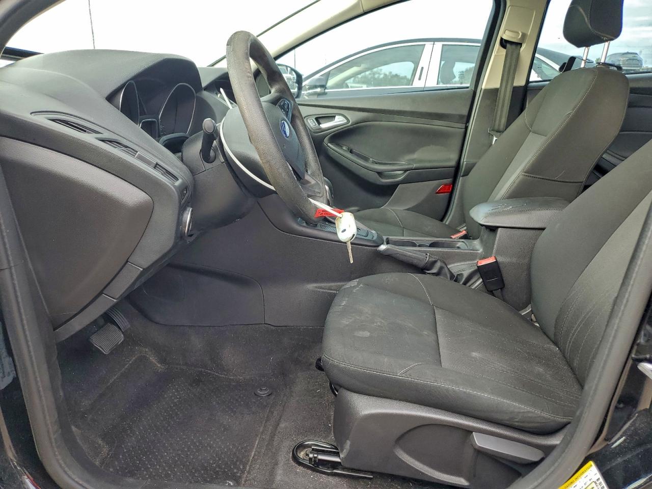 2018 Ford Focus Se VIN: 1FADP3F25JL245678 Lot: 94336325