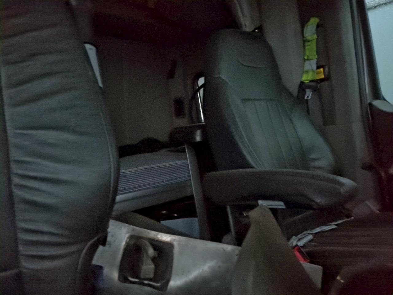 2023 Peterbilt Tractor 579 - Semi Truck VIN: 1XPBD49X9PD856595 Lot: 92787615