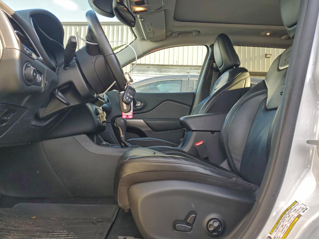 2019 Jeep Cherokee Overland VIN: 1C4PJMJX1KD471892 Lot: 94431995