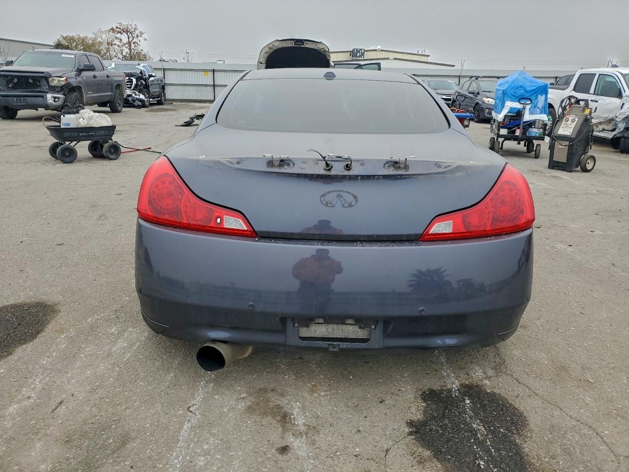 2011 Infiniti G37 Base VIN: JN1CV6EK7BM210203 Lot: 96158325