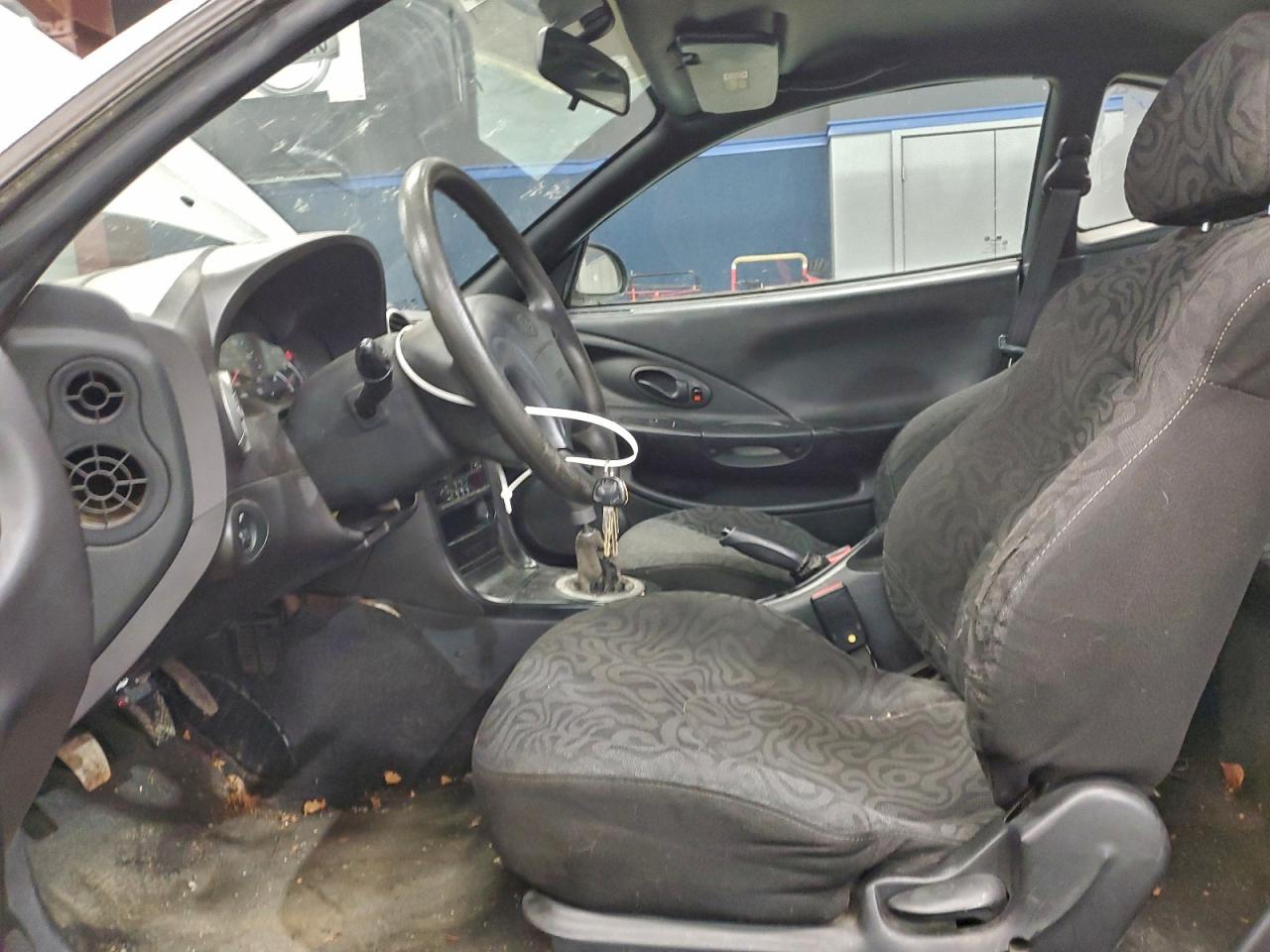 2000 Hyundai Tiburon VIN: KMHJG25F4YU158009 Lot: 94780675