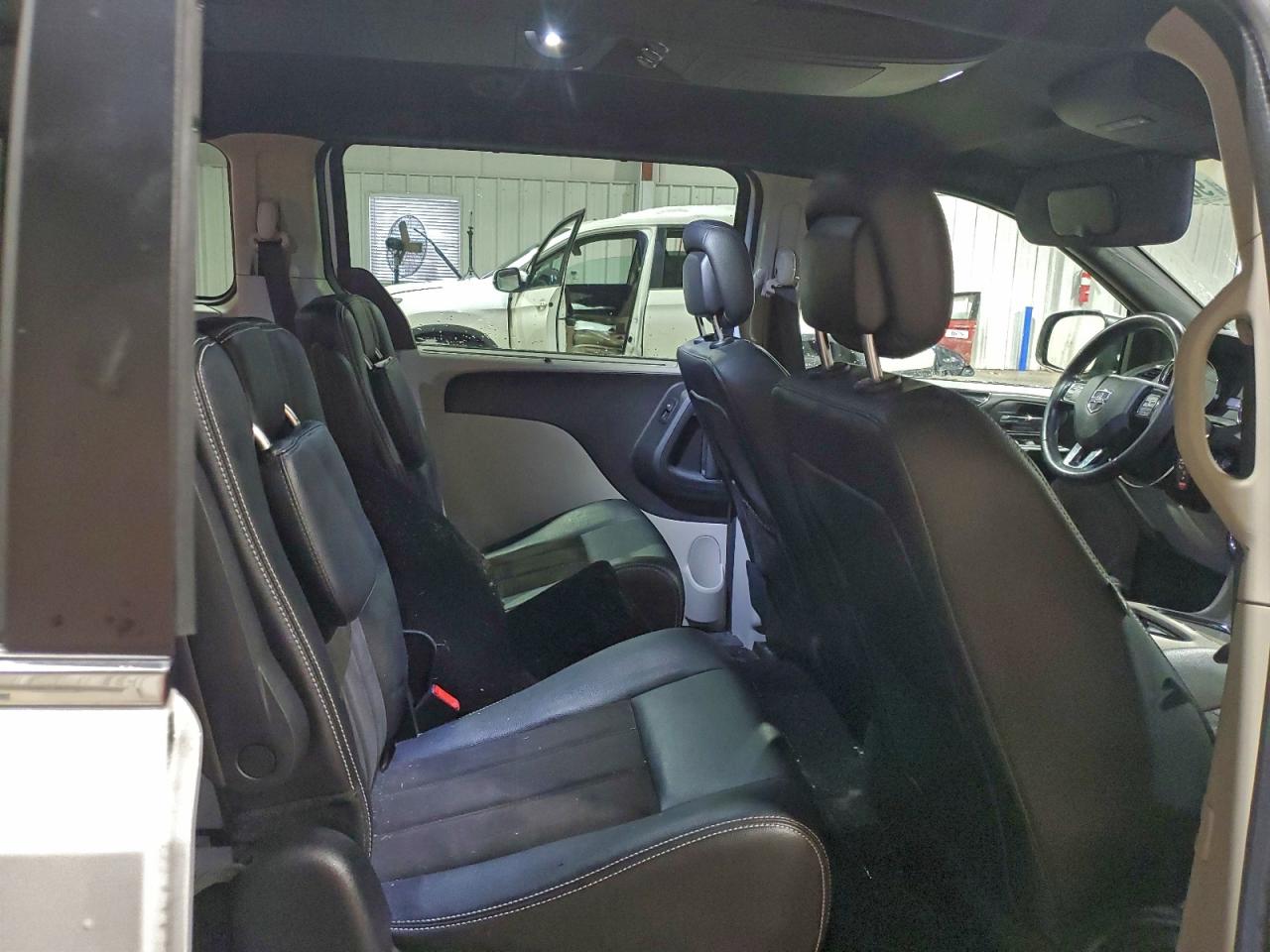 2019 Dodge Grand Caravan Sxt VIN: 2C4RDGCG1KR528037 Lot: 96082535