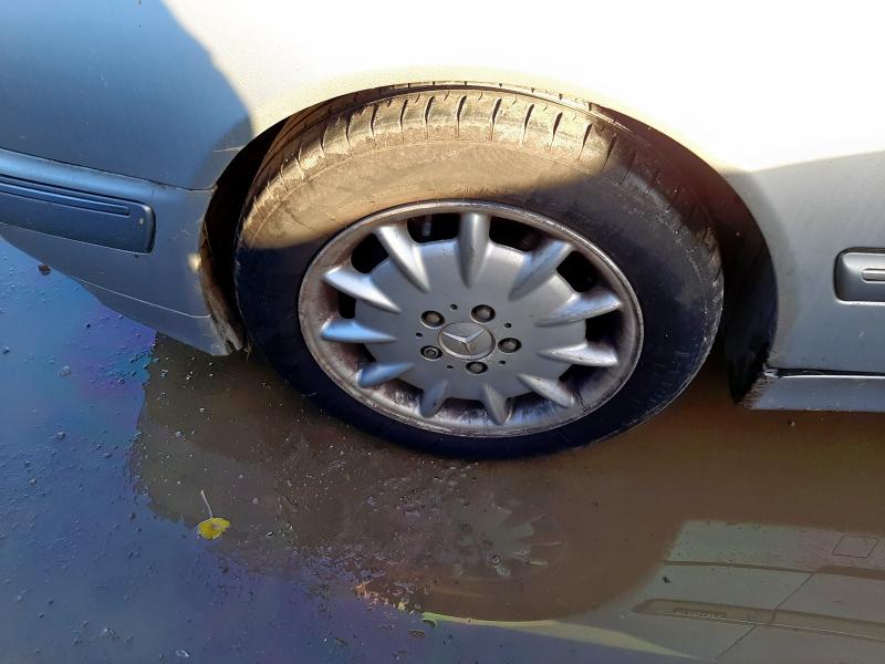 2000 MERCEDES-BENZ E CLASS E240 ELEGANCE 4DR TIP AUTO [2.6]