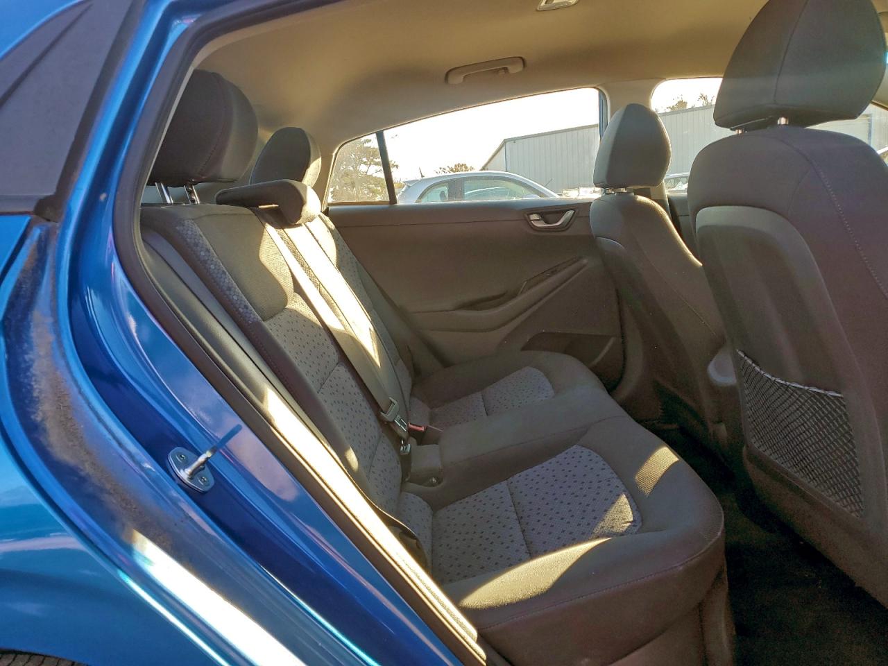 2017 Hyundai Ioniq Blue VIN: KMHC65LC7HU042079 Lot: 94295495