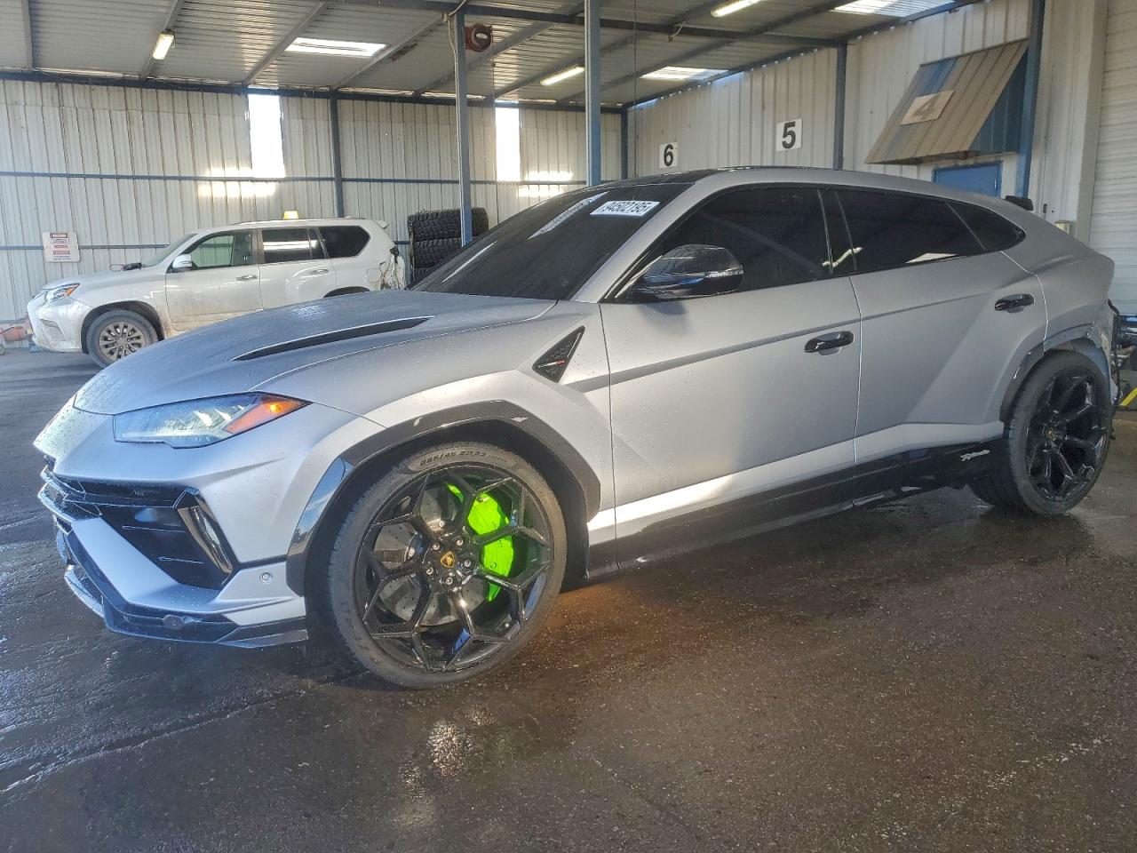 2024 Lamborghini Urus Performante