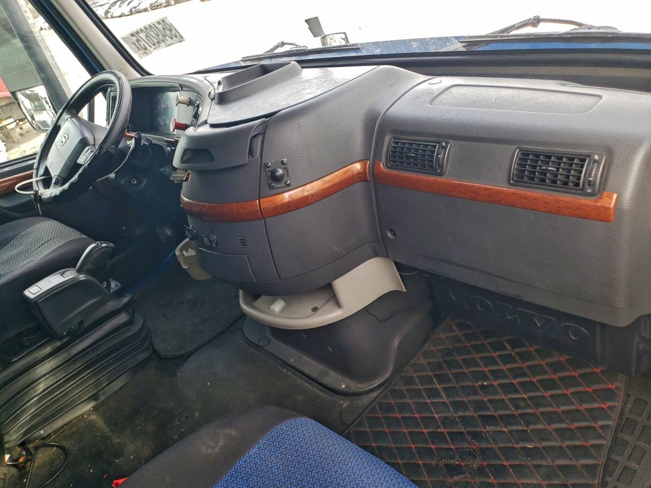 2010 Volvo Vnl Semi Truck VIN: 4V4NC9EJ7AN281368 Lot: 95492675