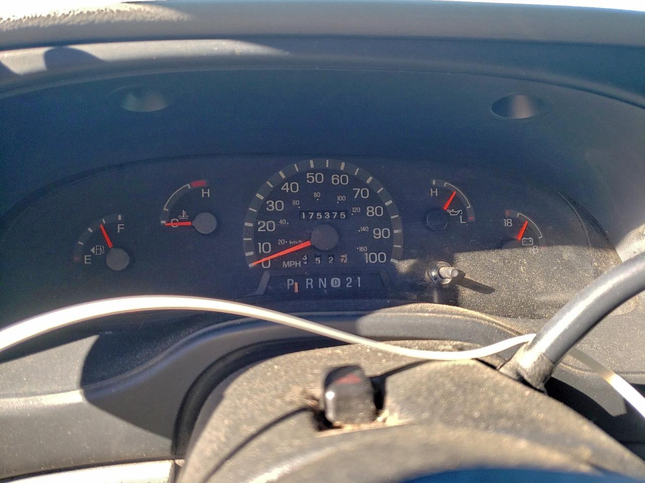 2000 Ford Econoline E250 Van VIN: 1FTNE24L3YHA19226 Lot: 96314245