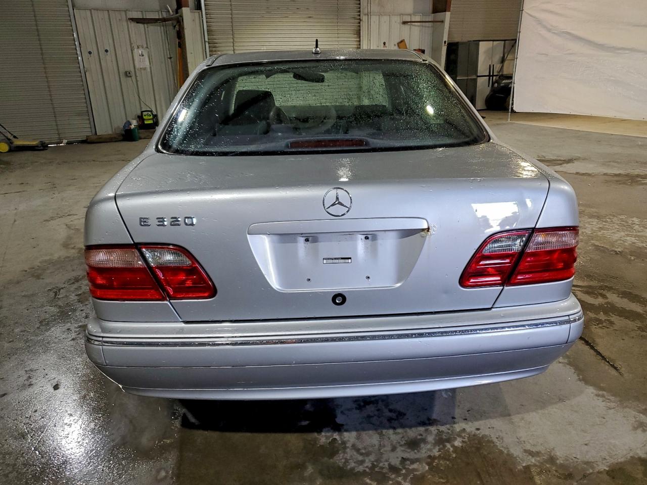 2000 Mercedes-Benz E 320 VIN: WDBJF65J7YB147535 Lot: 93742815