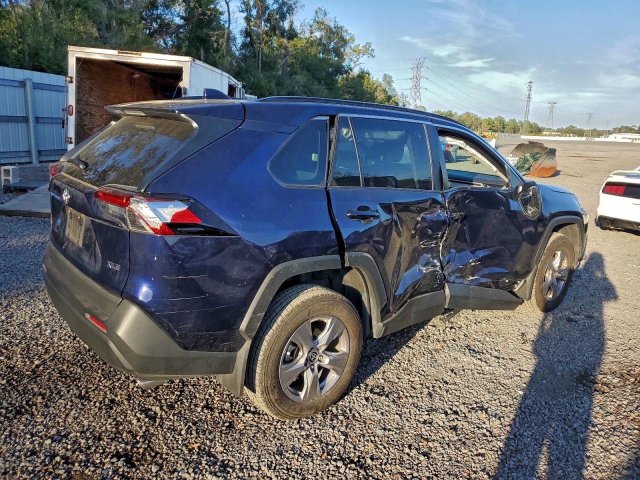 2025 Toyota Rav4 Xle VIN: 2T3W1RFV4SW394390 Lot: 98149915