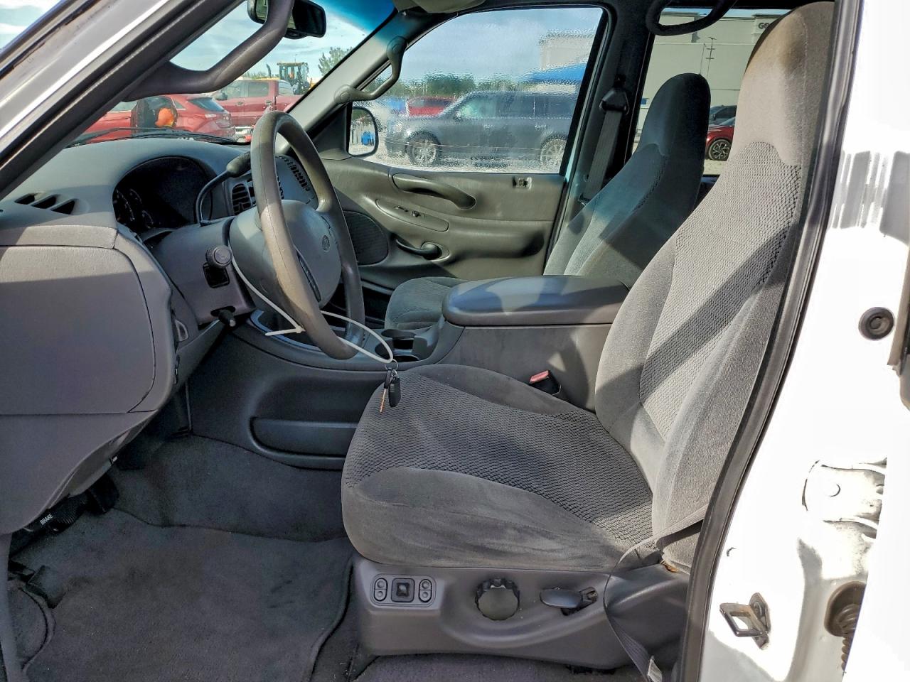 2002 Ford Expedition Xlt VIN: 1FMRU15W02LA20969 Lot: 96995185