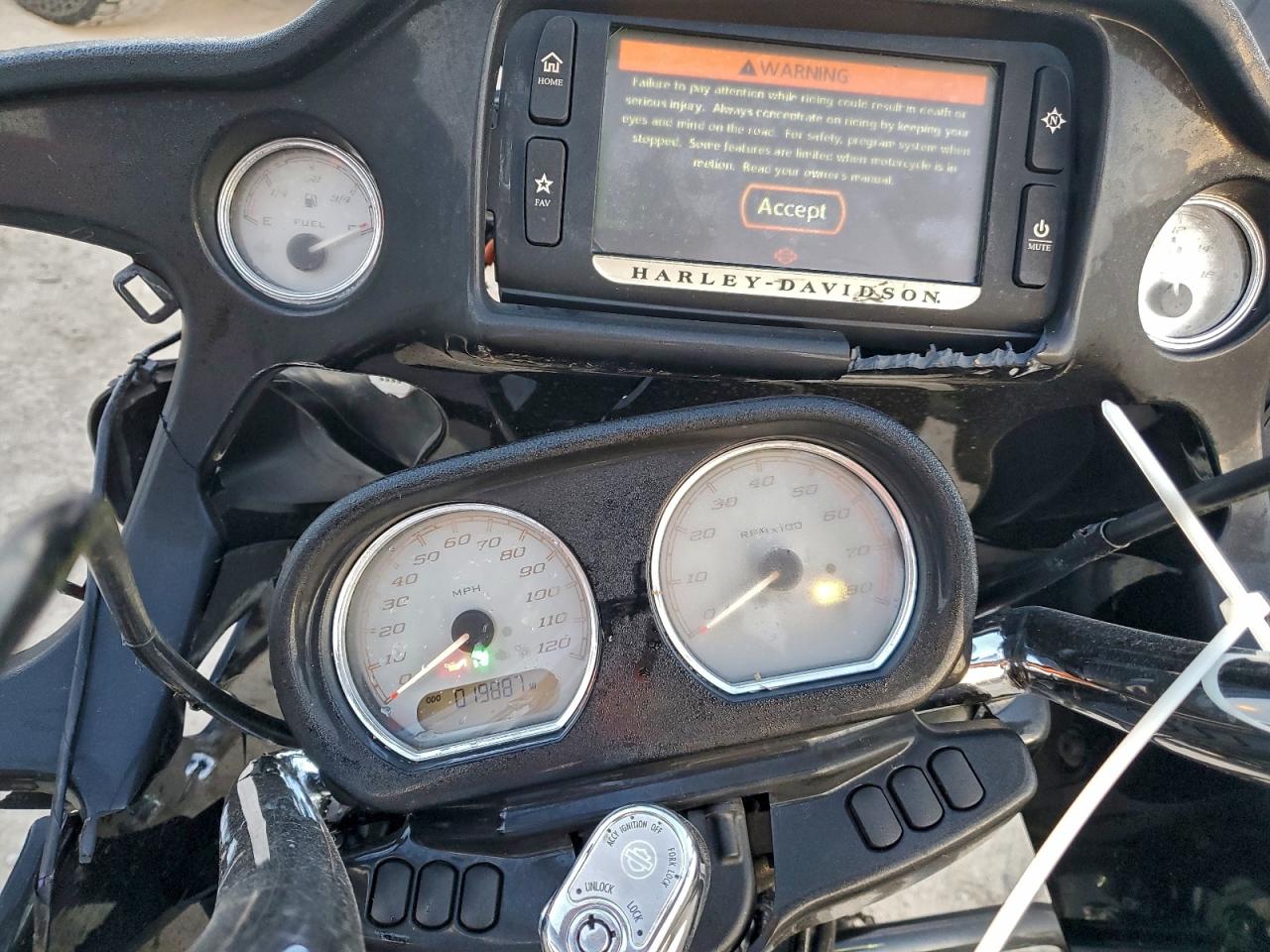 2015 Harley-Davidson Fltrxs Road Glide Special VIN: 1HD1KTM18FB613255 Lot: 94442065