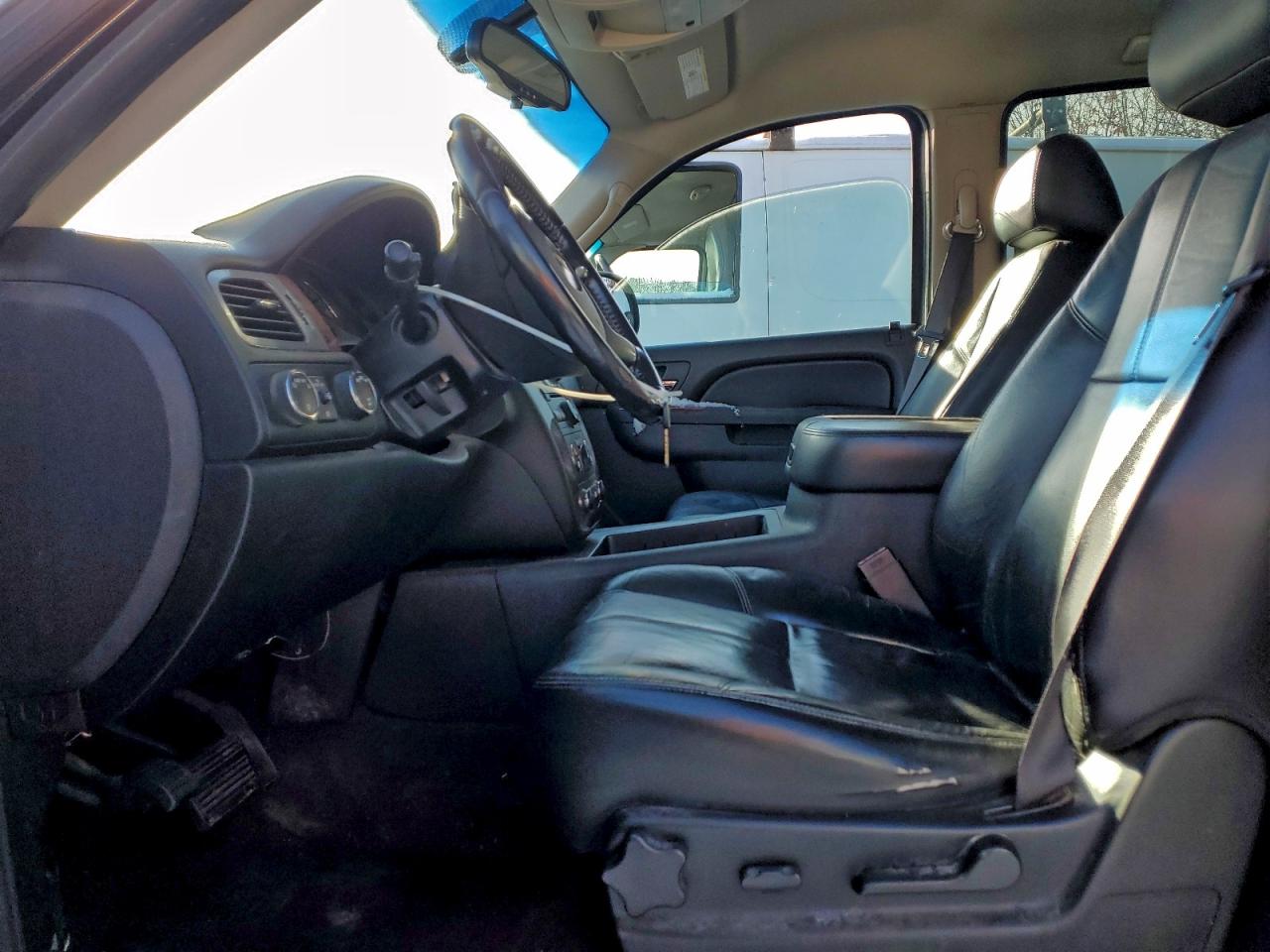 2010 Chevrolet Tahoe K1500 Lt VIN: 1GNUKBE02AR214444 Lot: 96100045