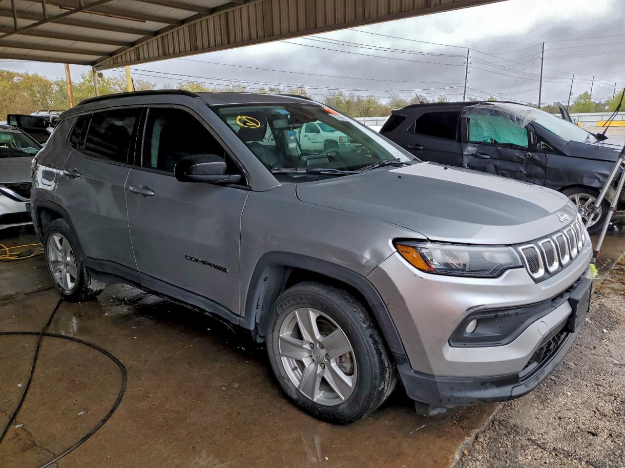 2022 Jeep Compass Latitude VIN: 3C4NJCBB5NT138744 Lot: 89830725