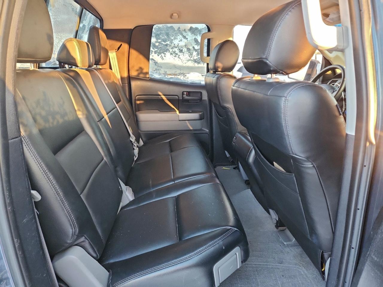 2010 Toyota Tundra Double Cab Sr5 VIN: 5TFUM5F10AX001421 Lot: 93648095