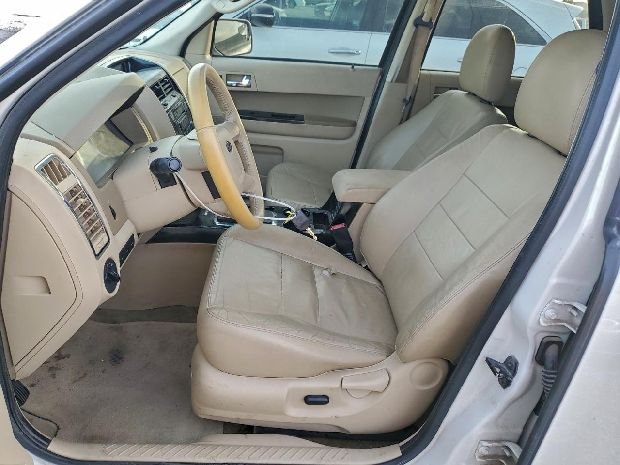 2010 Ford Escape Limited VIN: 1FMCU0EG1AKB52362 Lot: 95805275