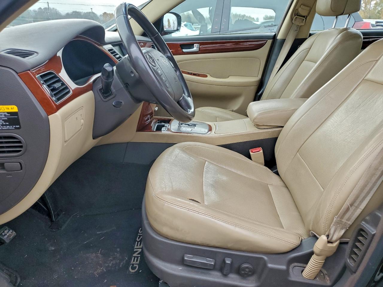 2013 Hyundai Genesis 3.8L VIN: KMHGC4DD3DU243421 Lot: 94812965