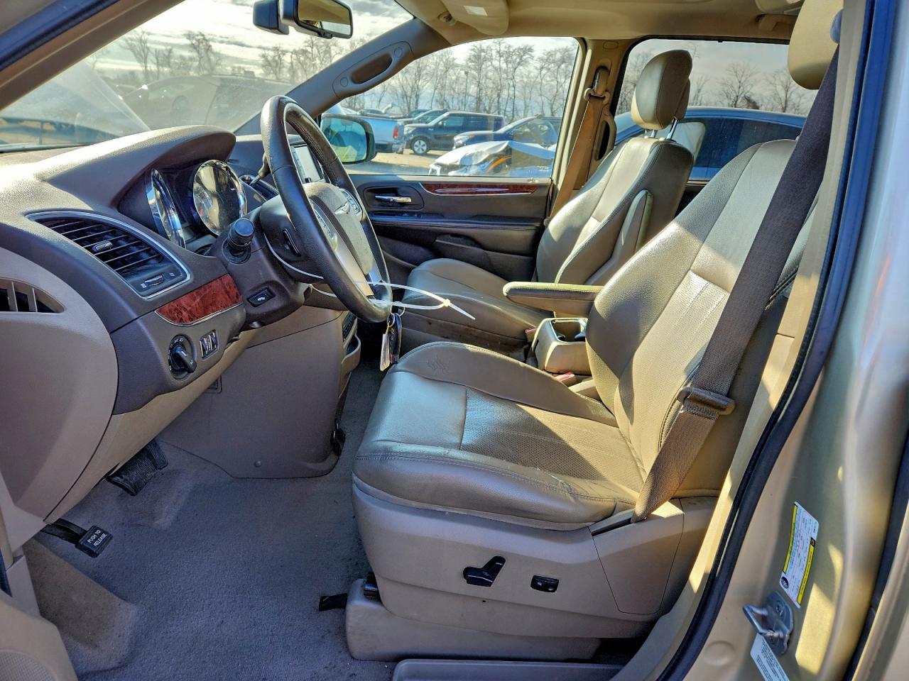 2011 Chrysler Town & Country Touring L VIN: 2A4RR8DG8BR614770 Lot: 95871545