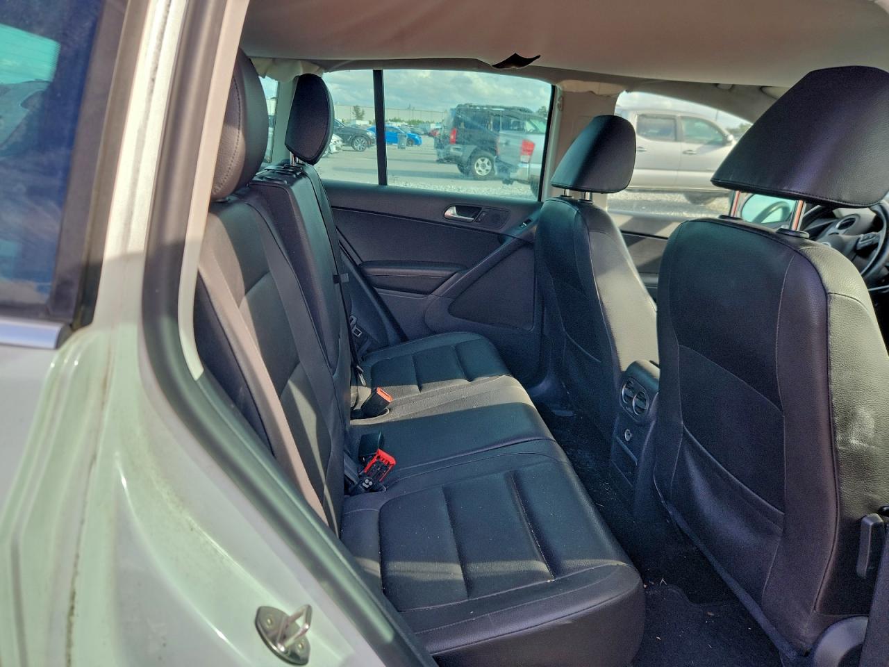 2014 Volkswagen Tiguan S VIN: WVGAV3AX1EW614008 Lot: 97530435