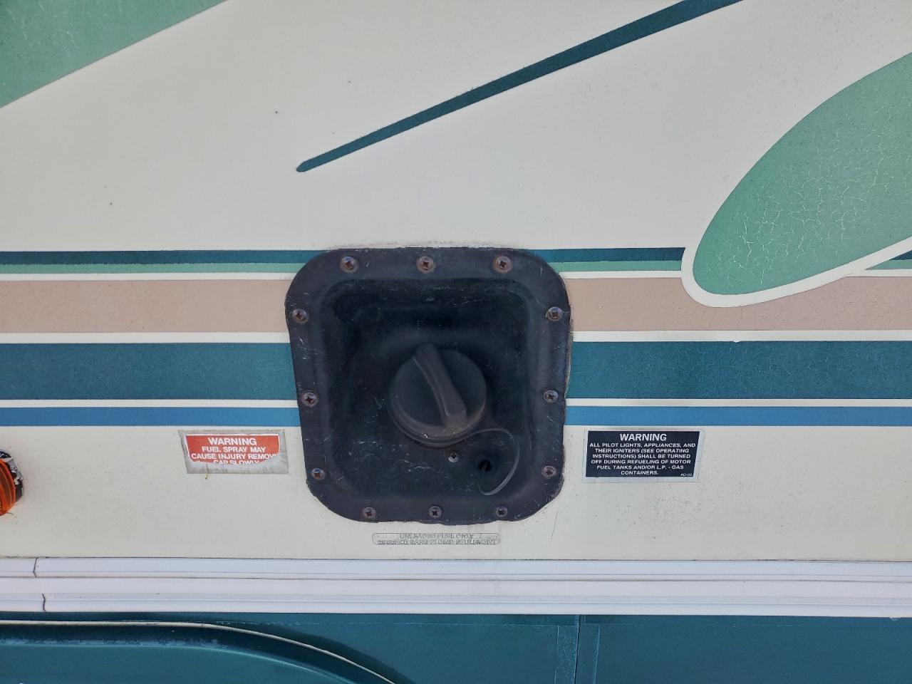 1998 Ford Econoline E450 Super Duty Cutaway Van Rv VIN: 1FDXE40S0WHA24569 Lot: 93908605