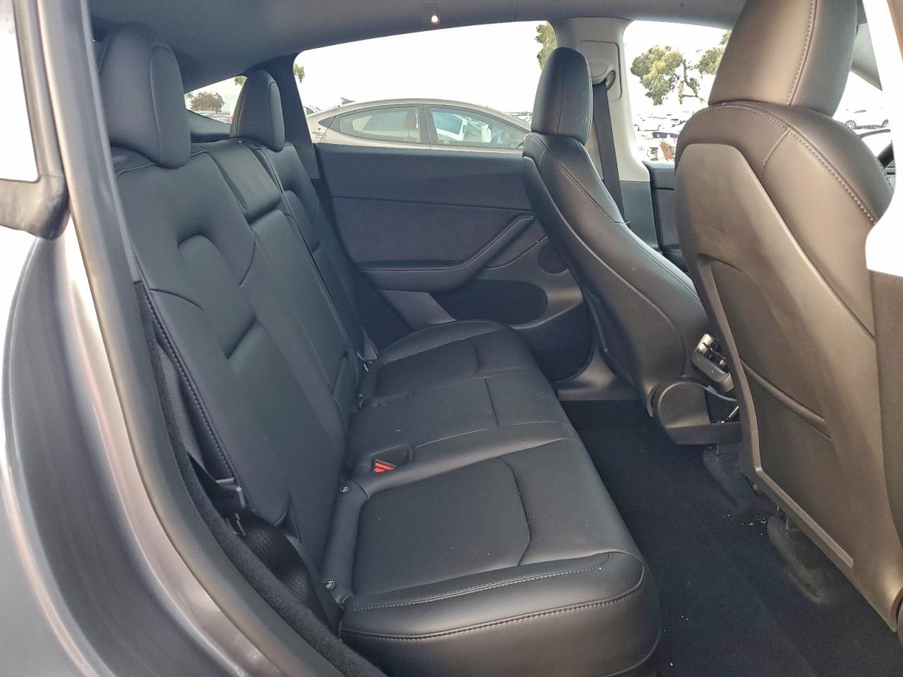 2024 Tesla Model Y VIN: 7SAYGDED4RF165326 Lot: 94678895